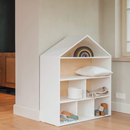 White house shelf for kids